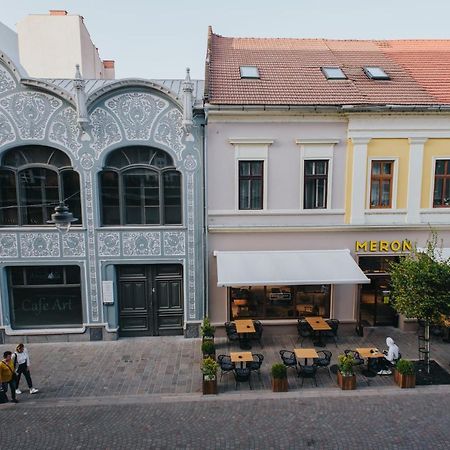 Noo'Vo Central Apartaments Oradea Extérieur photo