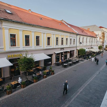 Noo'Vo Central Apartaments Oradea Extérieur photo