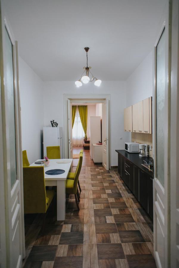 Noo'Vo Central Apartaments Oradea Extérieur photo