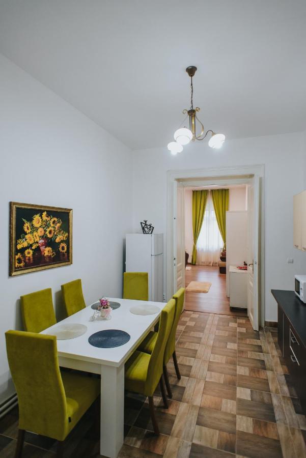 Noo'Vo Central Apartaments Oradea Extérieur photo