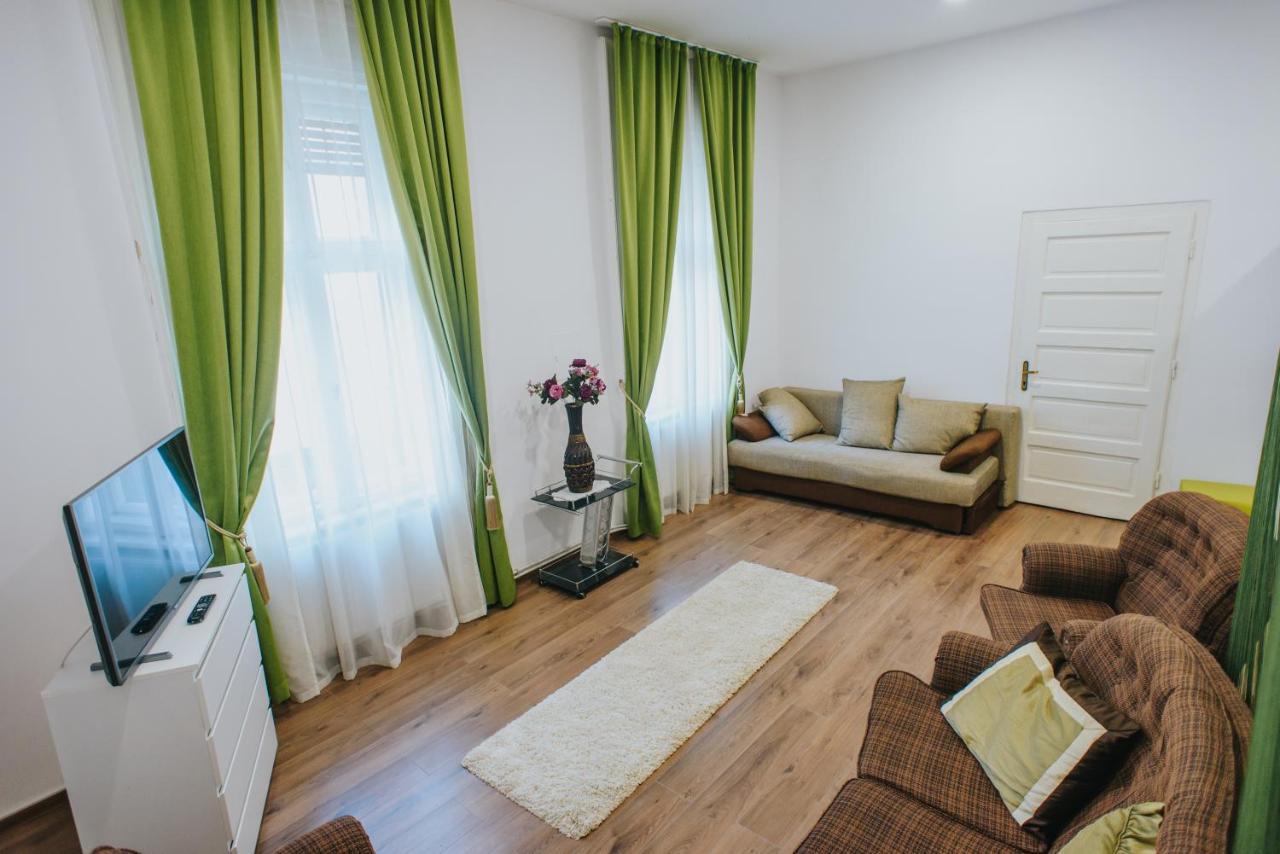 Noo'Vo Central Apartaments Oradea Extérieur photo