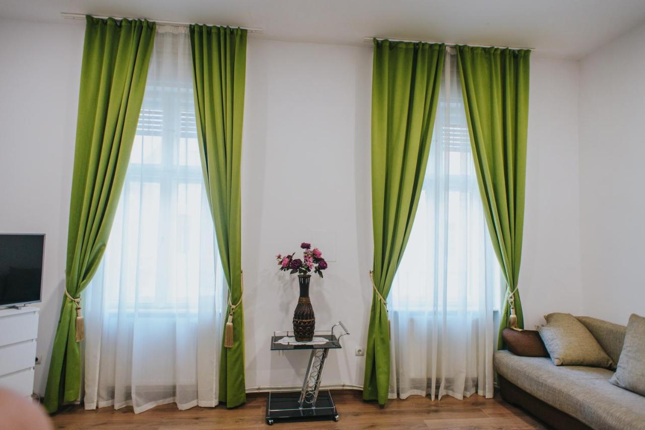 Noo'Vo Central Apartaments Oradea Extérieur photo